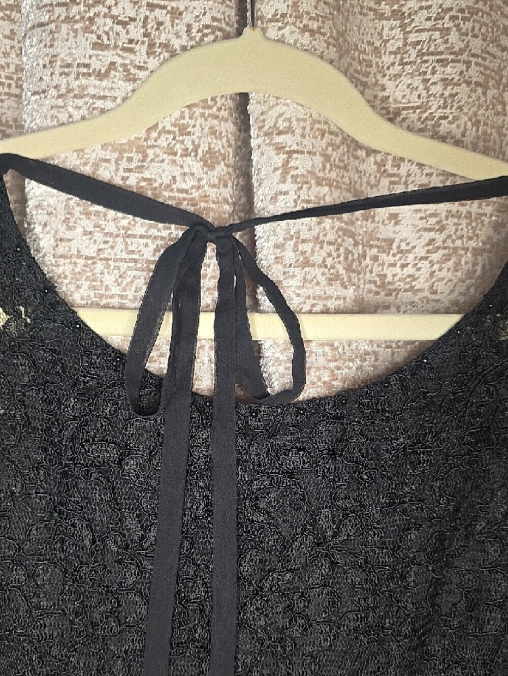 Alice + Olivia Black Lace Beaded Cap-Sleeve Top Size M - Picture 14 of 16